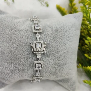 Frosty Diamond Glamour Bracelet