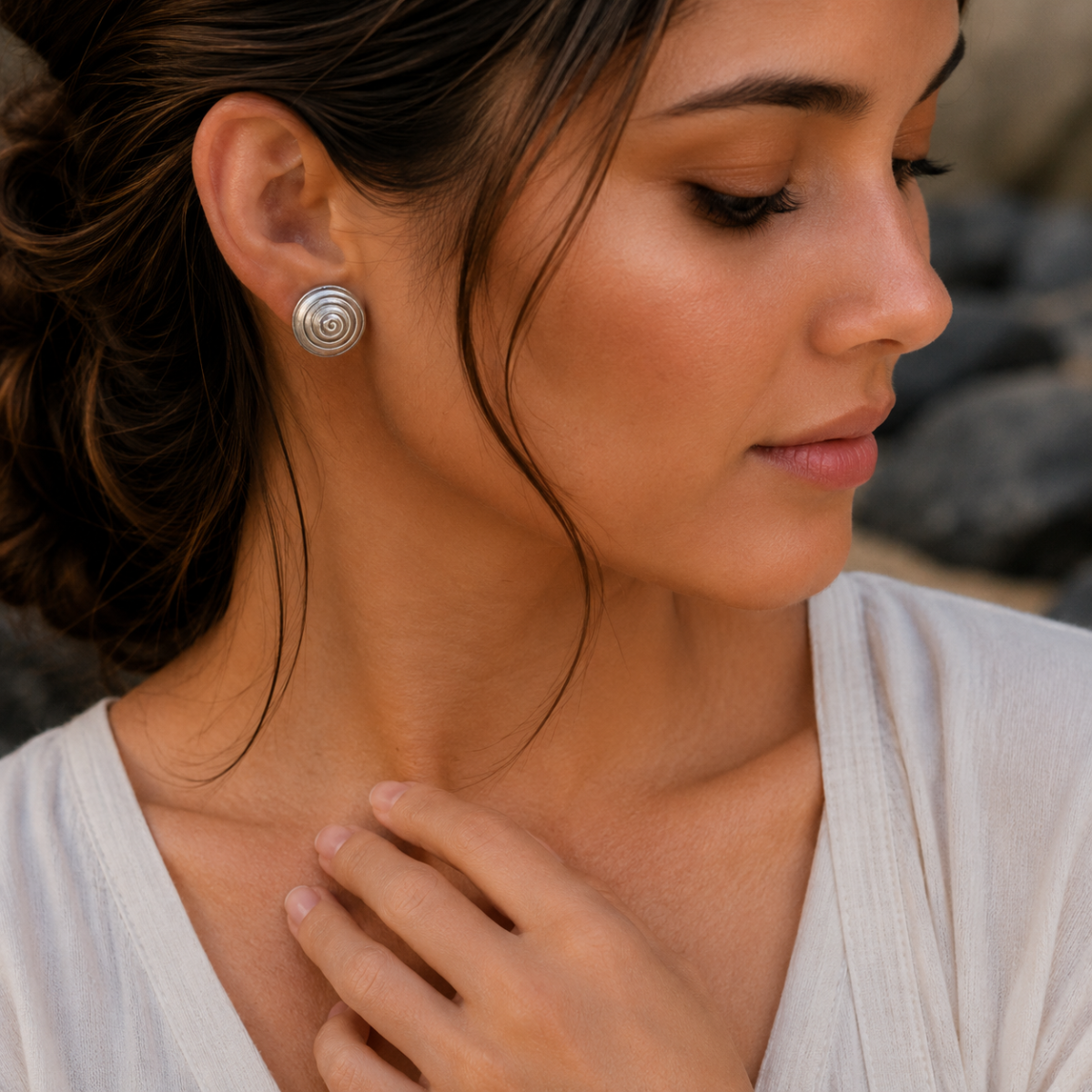 Elegant Oval Spiral Silver Tops for Women - Image 2